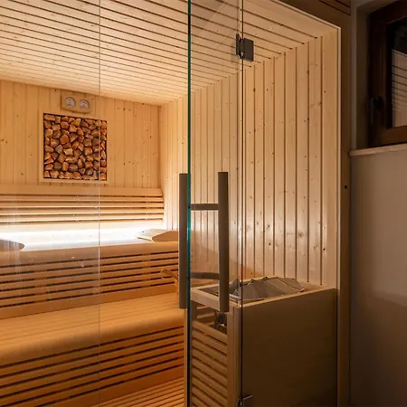 別荘 Lovely In Zestilac With Sauna